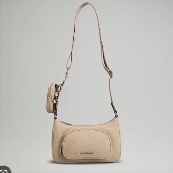 Trench Lululemon crossbody with nano pouch (sold out) - Picture 2 of 6